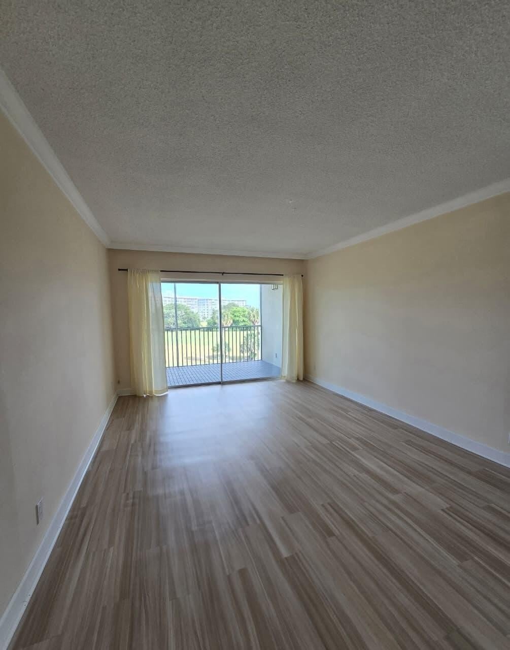 2900 N Palm Aire Drive N – photo 2