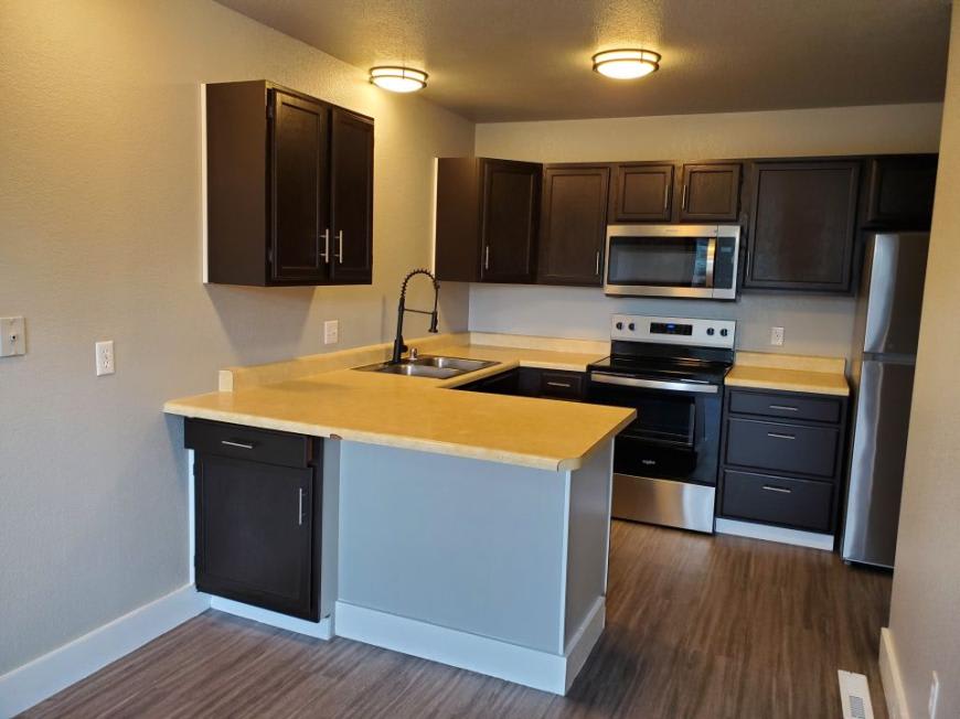 4640 Murphy Ave – photo 2