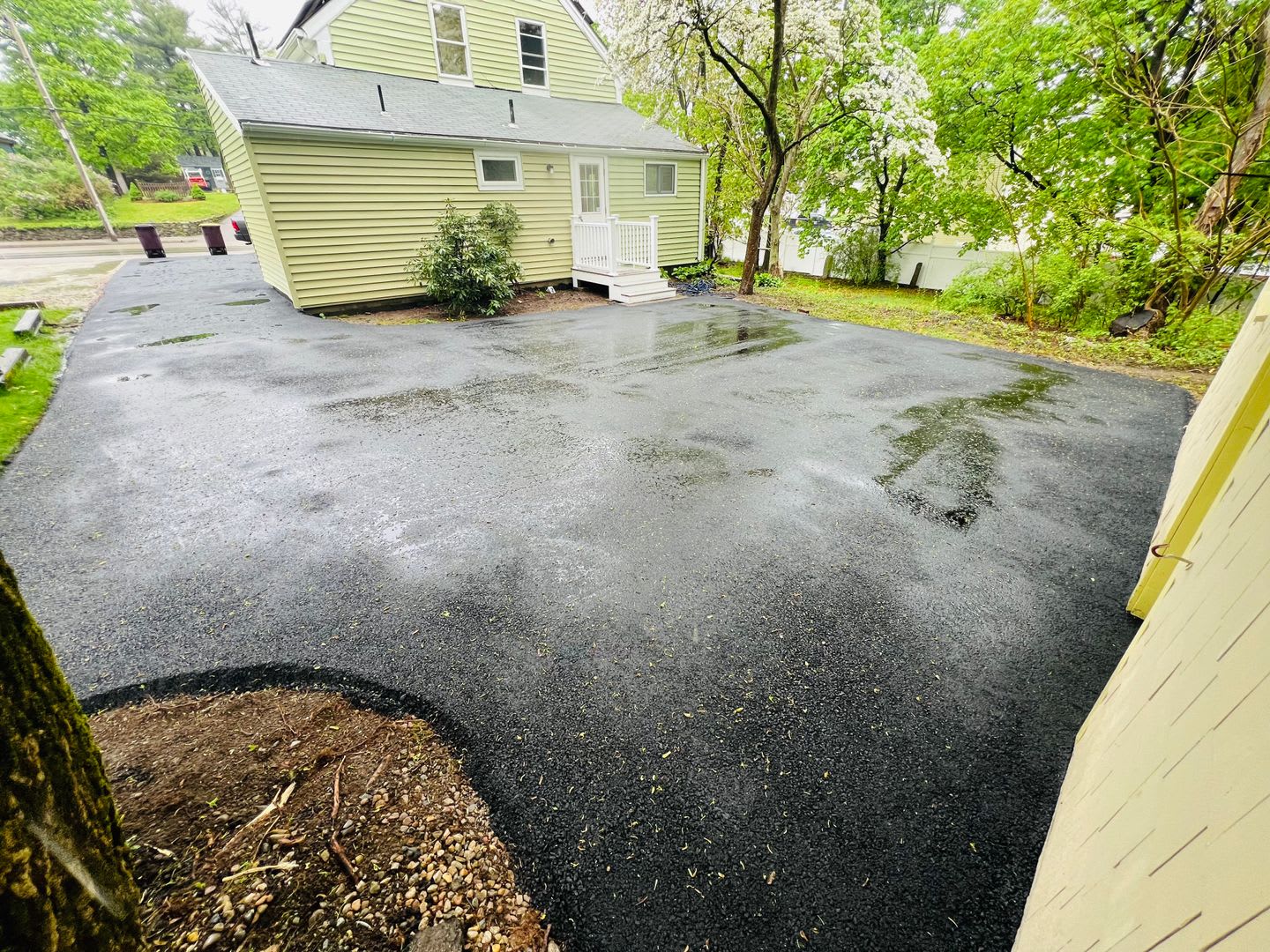 Large newly renovated single family home offering 4 bedrooms + a study and 3 full baths – photo 5