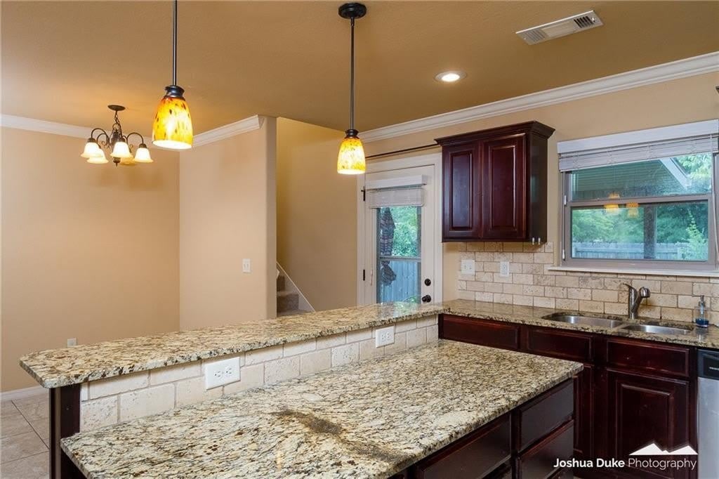 2657 N Valencia Avenue – photo 5