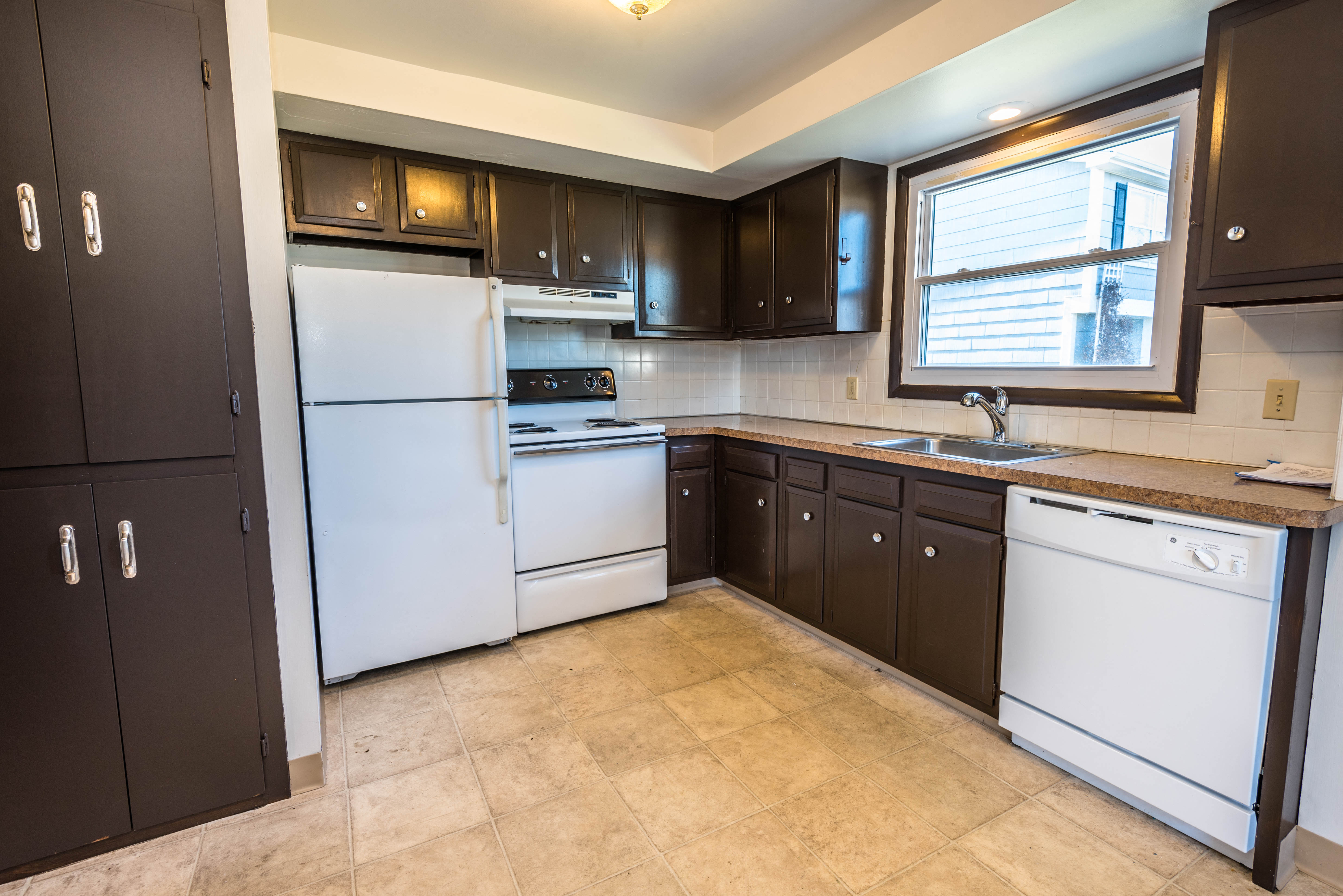 227 229 Kaymar Drive – photo 3
