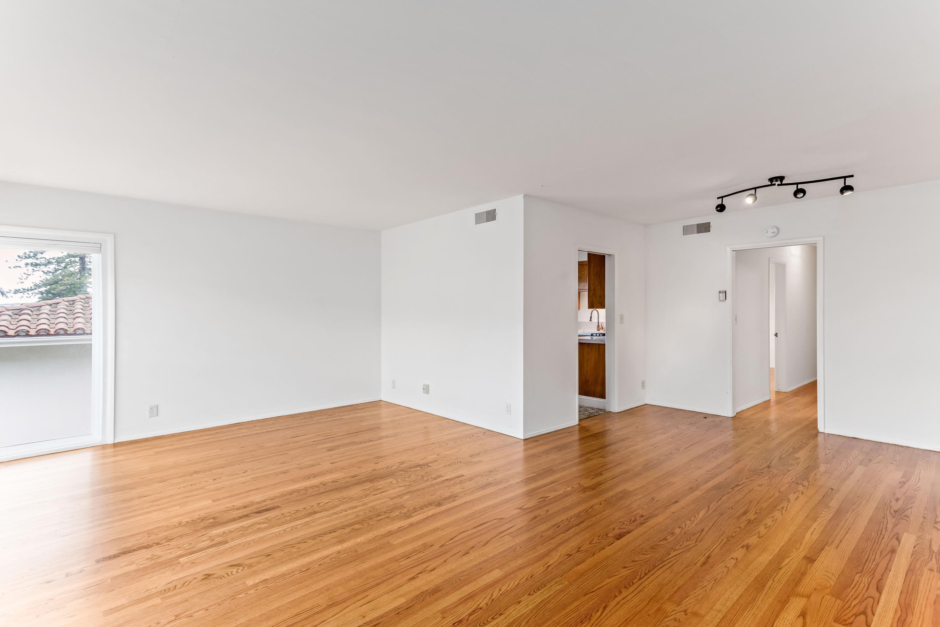 12 W Constance Avenue – photo 5