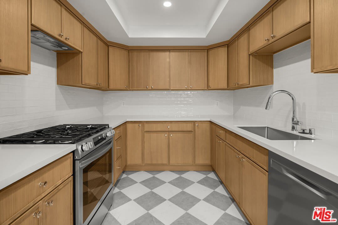 11759 Gateway Blvd – photo 5