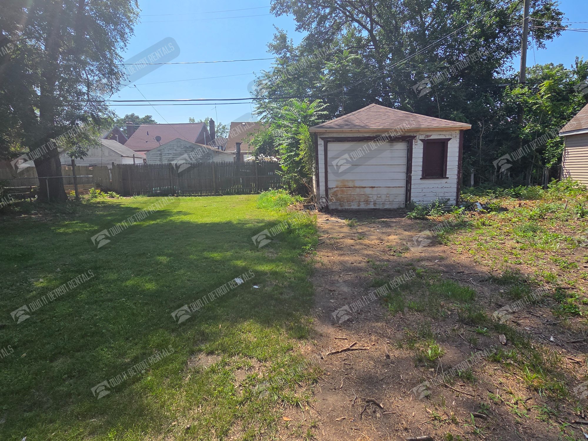 15757 Pinehurst St – photo 3