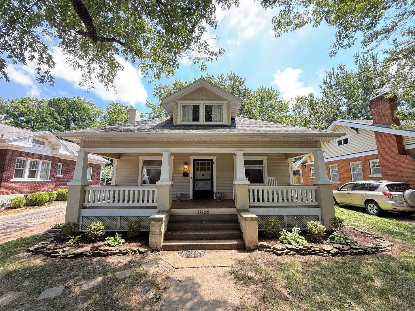 3 Bed 1 Bath in Rountree – photo 1