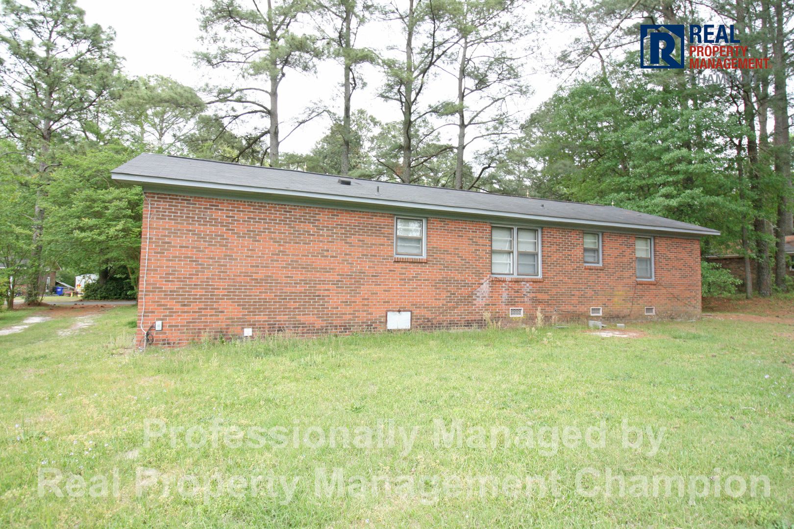 All Brick Home on Shady Lot – photo 5