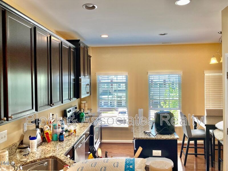 3006 Courtney Creek Blvd – photo 2
