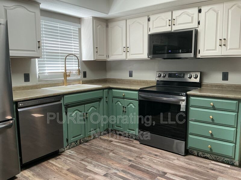 5018 S 163rd St – photo 5