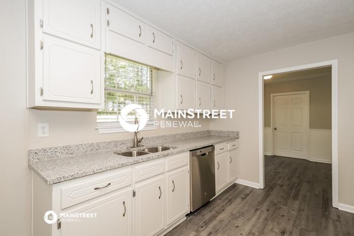 411 Grove Pointe Court – photo 5