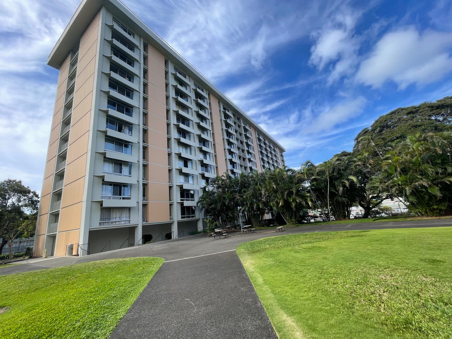 Queen Emma Towers – photo 1