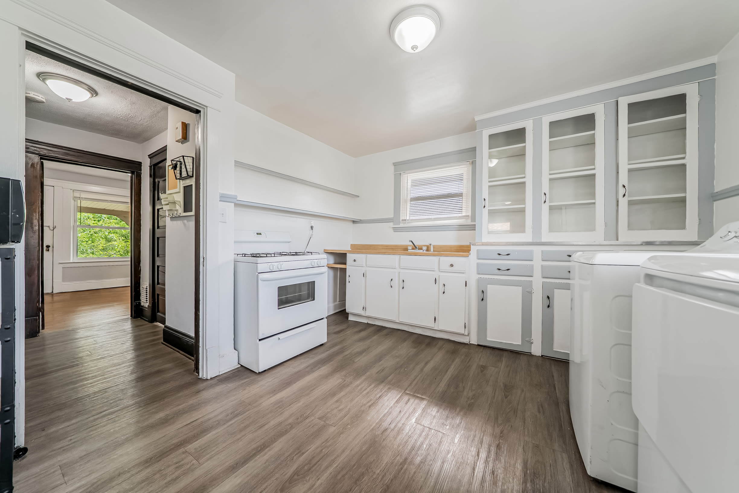 14520 Bayes Ave – photo 3