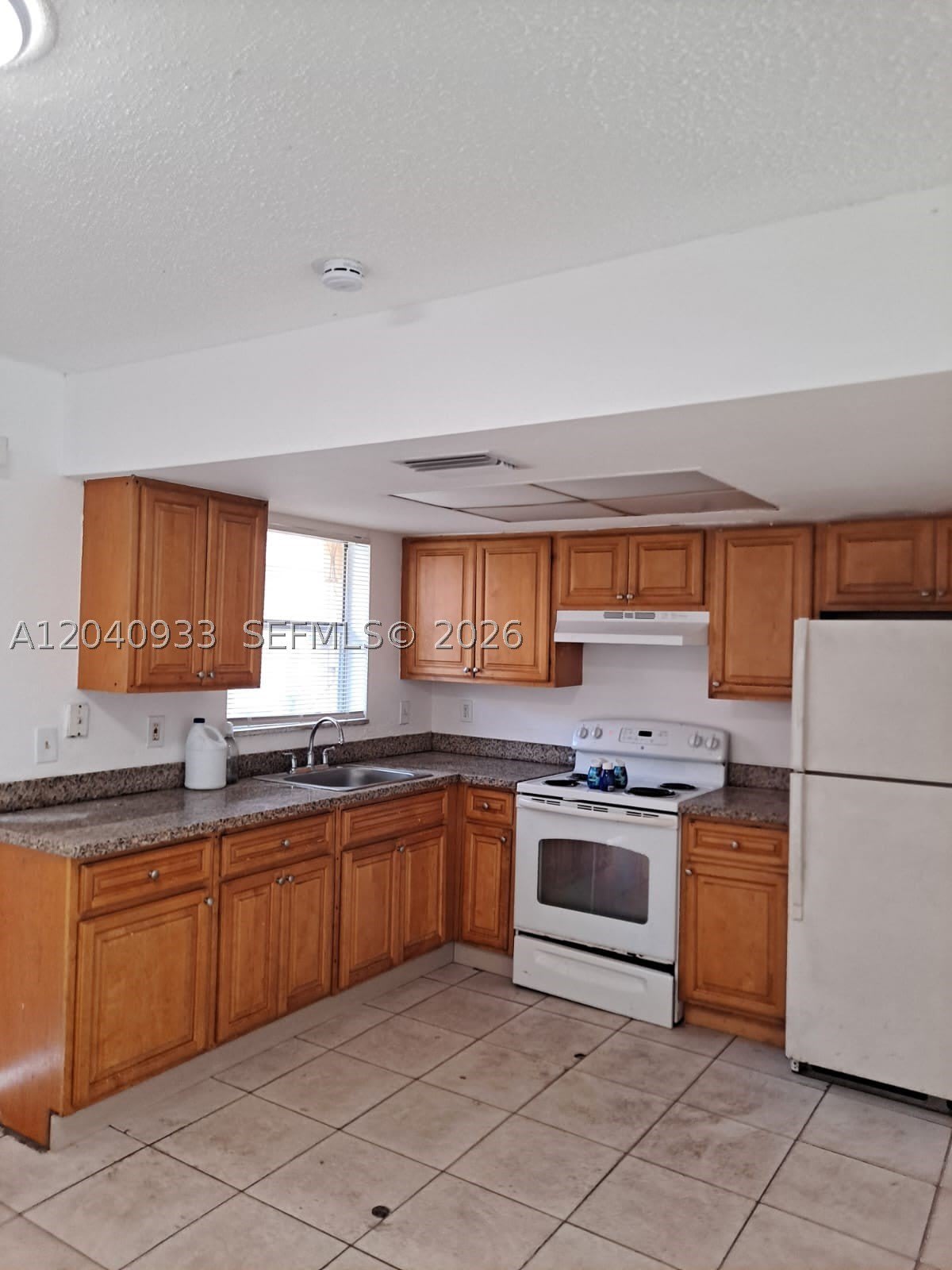 2560 NW 52nd Ave – photo 2