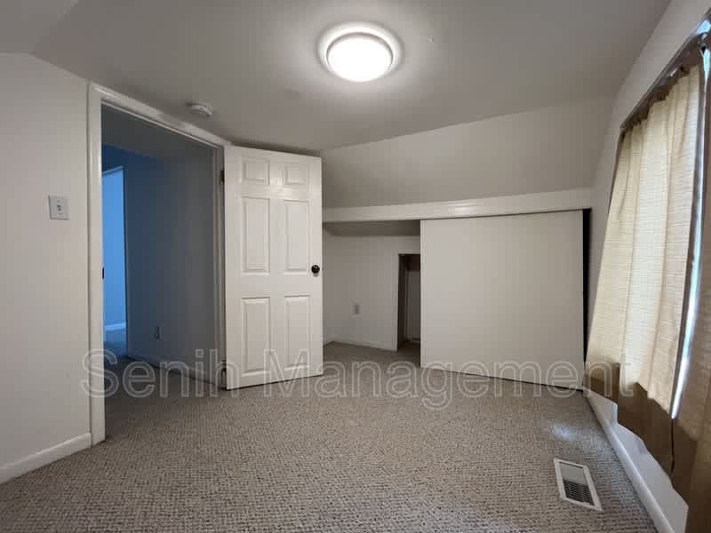 2527 Hartline Dr. – photo 4