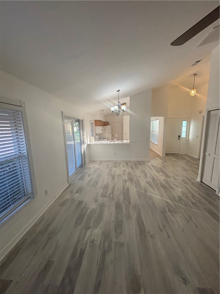 542 10th Place – photo 4