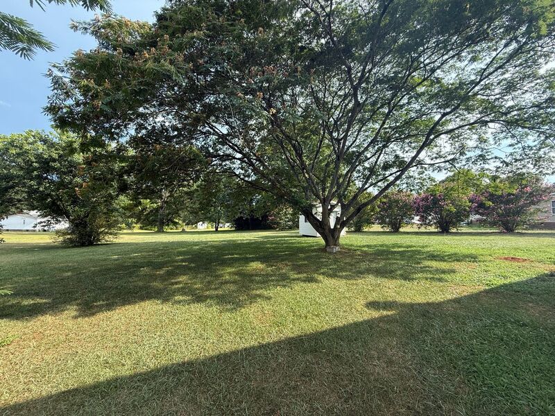 9009 Dorchester Ln – photo 3