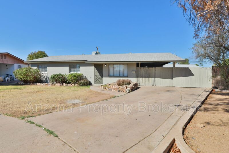 1026 S. Grand – photo 3