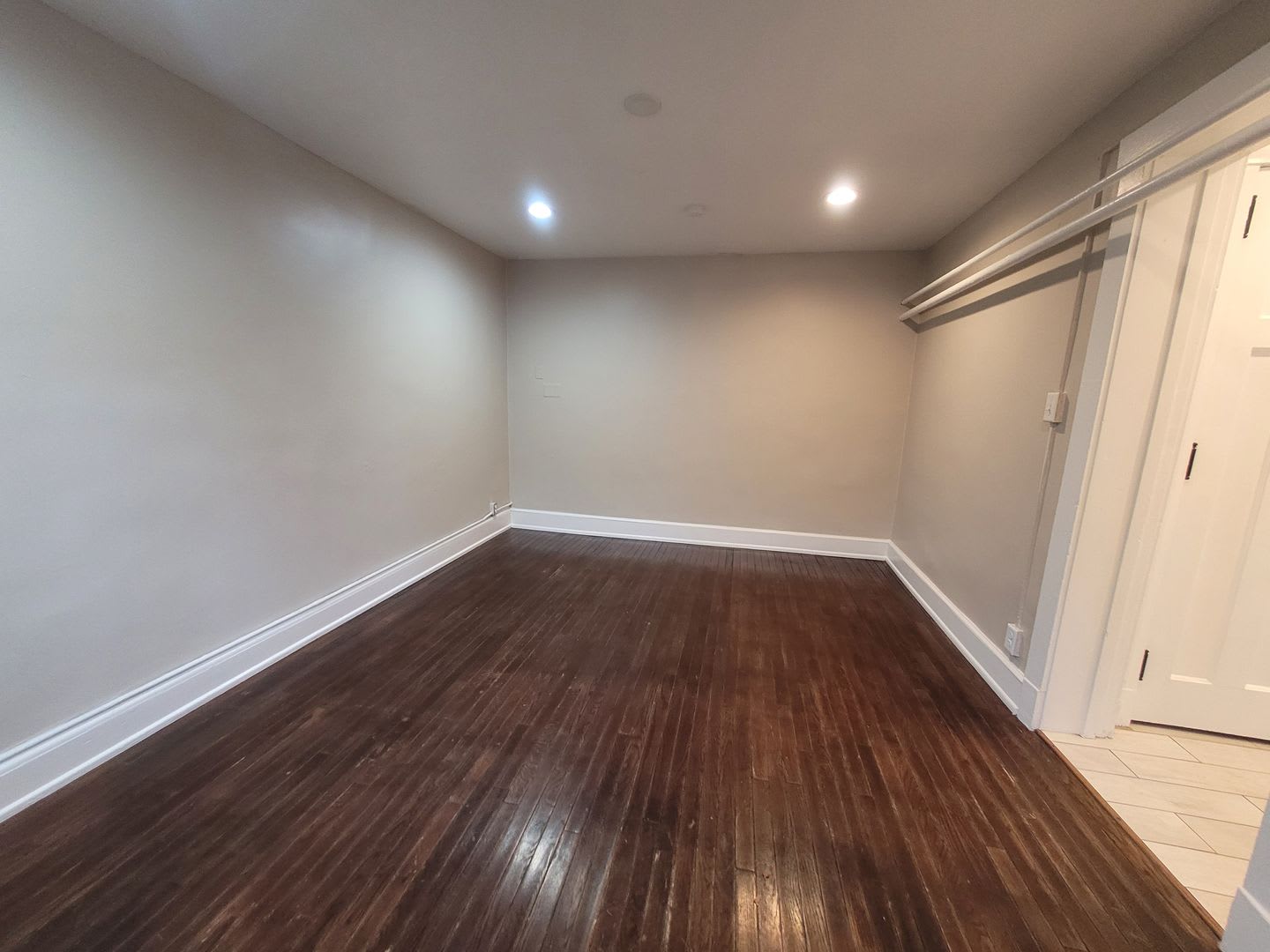 One bedroom apartment home in the Sherman Hills neighborhood! – photo 4