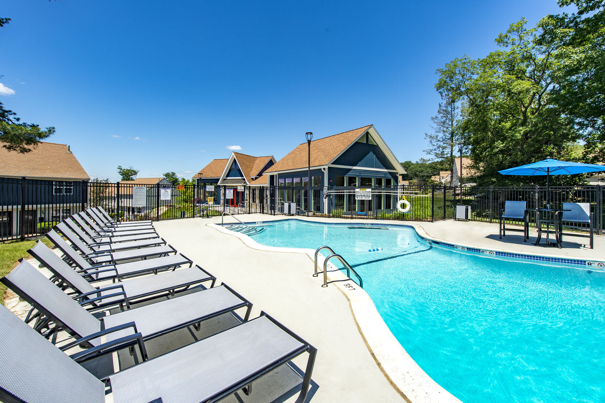 Halstead Beverly Townhomes – photo 4