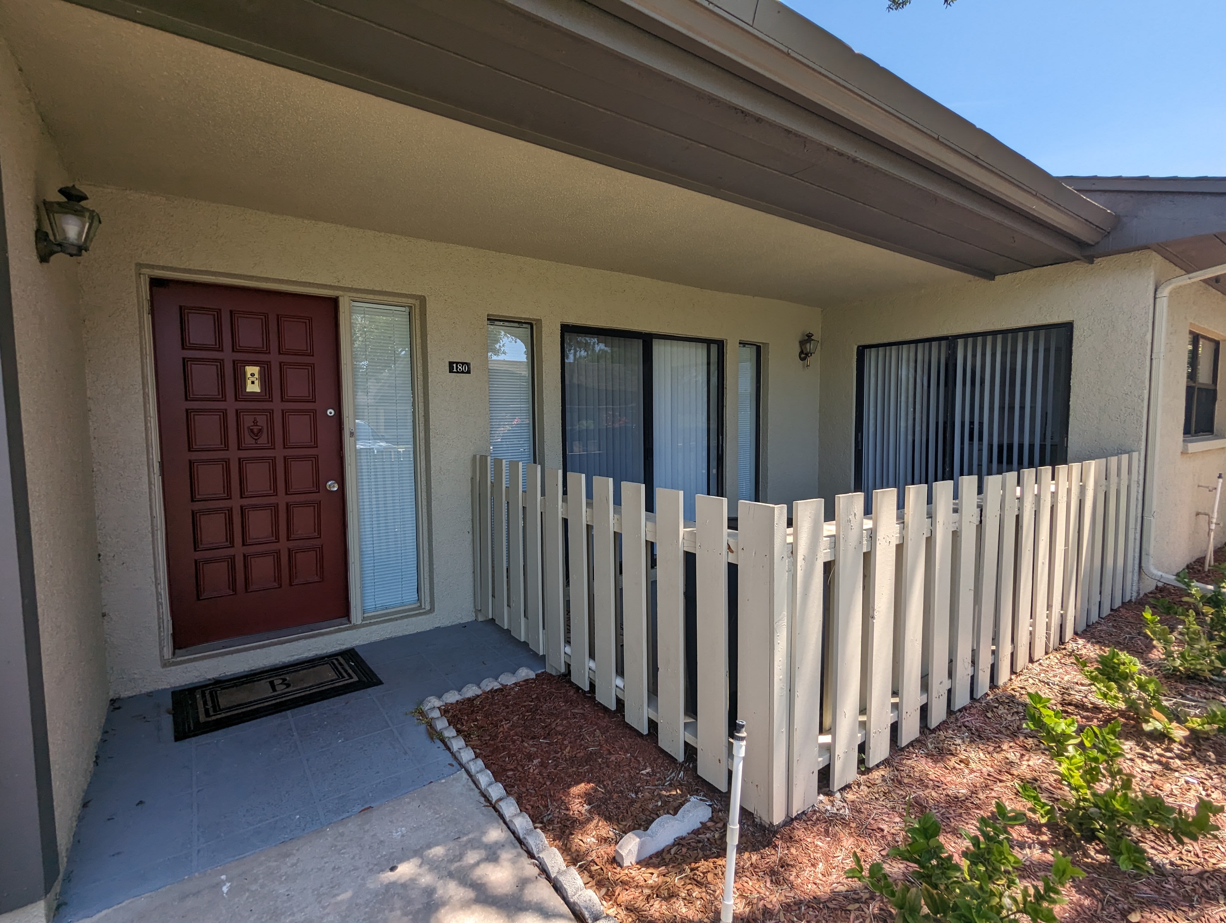 180 Joanne Pl – photo 2