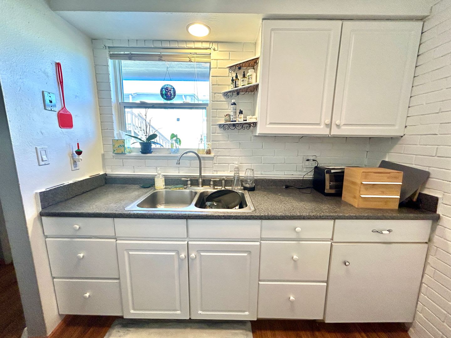 Beautiful two-story townhome in Denver! Low Maintenance! – photo 2