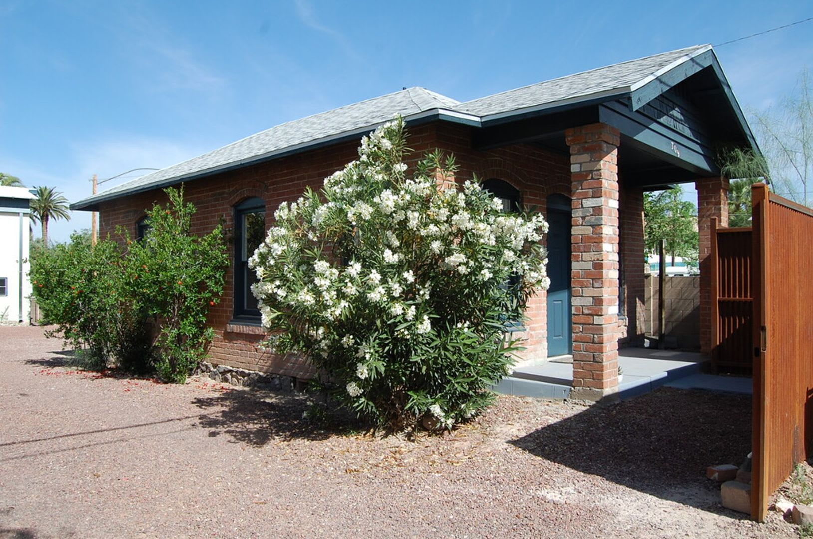 COMING SOON! 1 Bed / 1 Bath Cottage in U of A Neighborhood! – photo 3