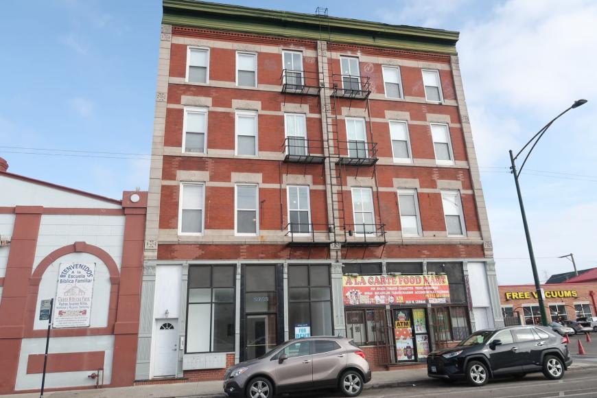 2622 West Cermak 2620 W Cermak – photo 1