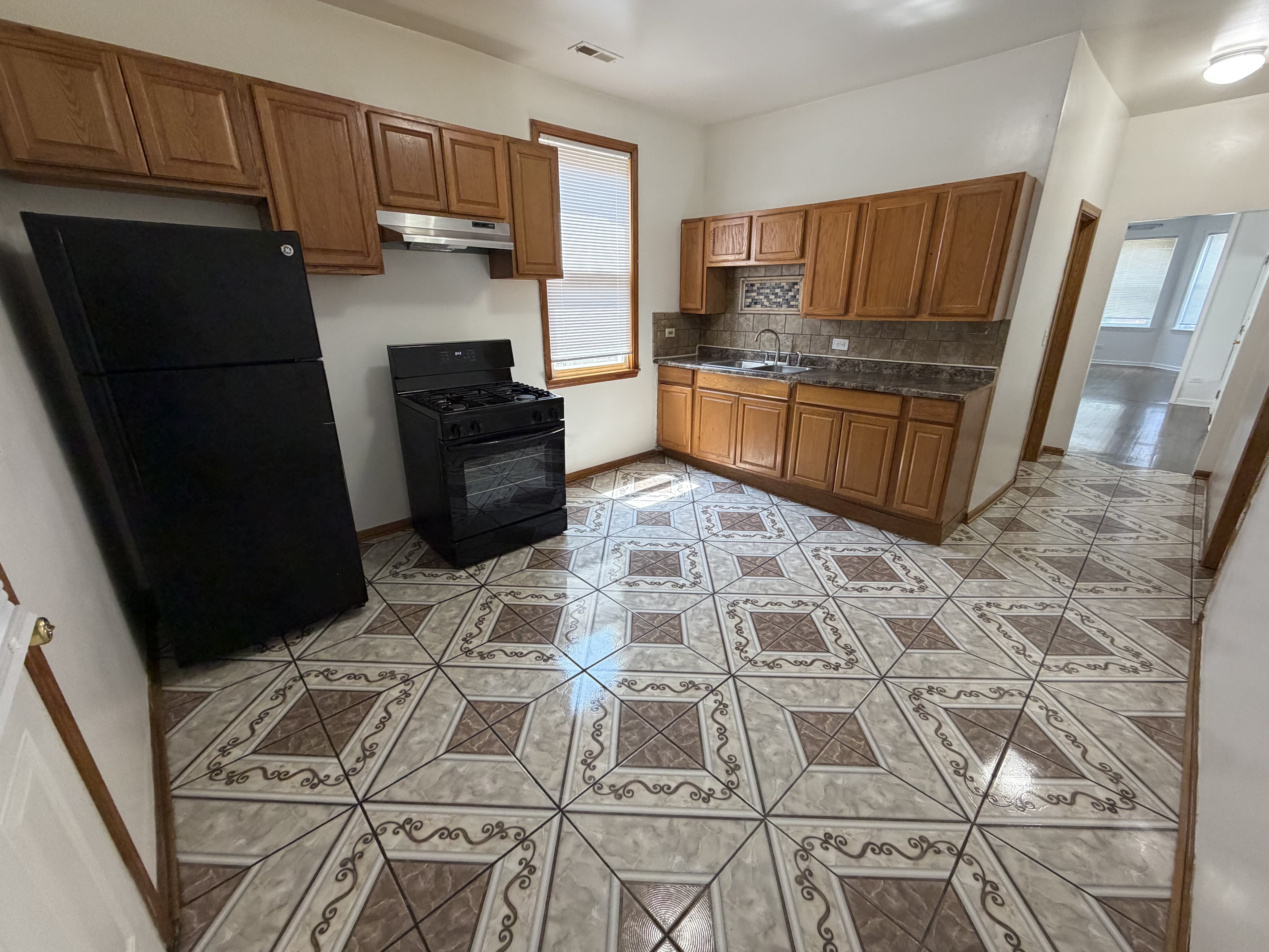 639 North Sawyer Avenue – photo 1