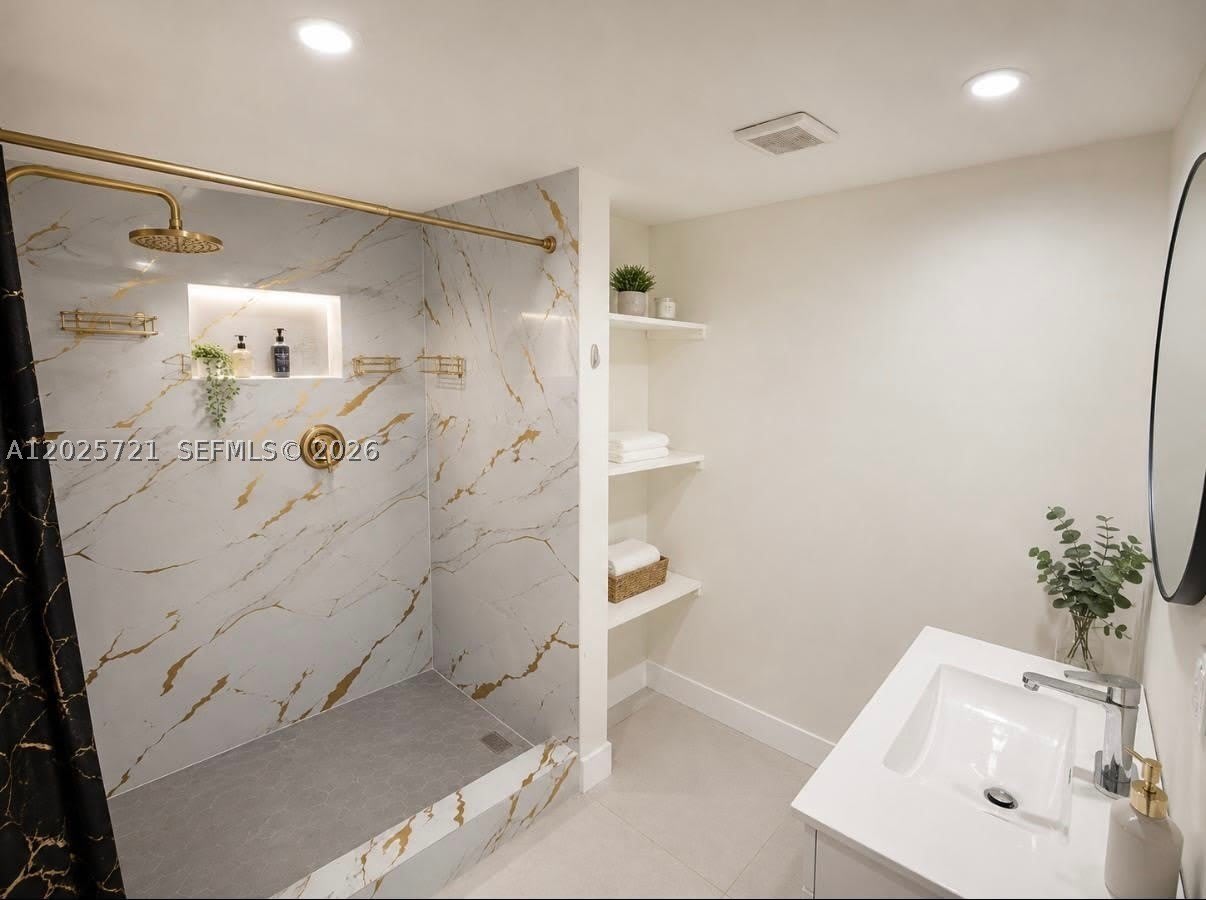 4125 N 32nd Ct – photo 5