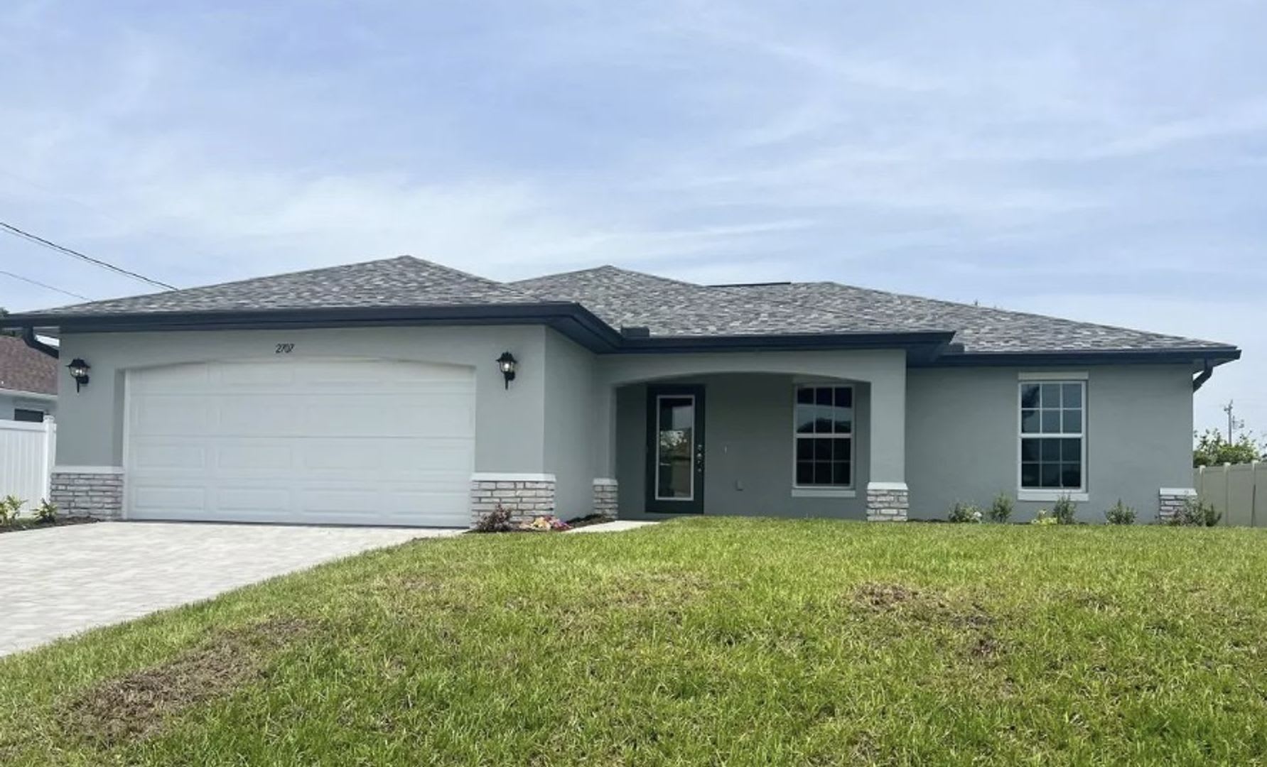 3 Bedroom 2 Bathroom Home with a Den! – photo 1