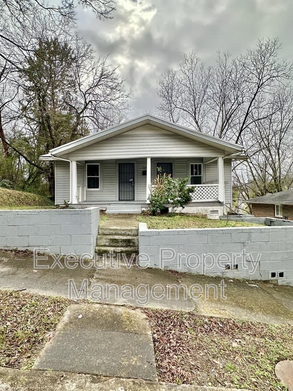 1076 Green Street – photo 1