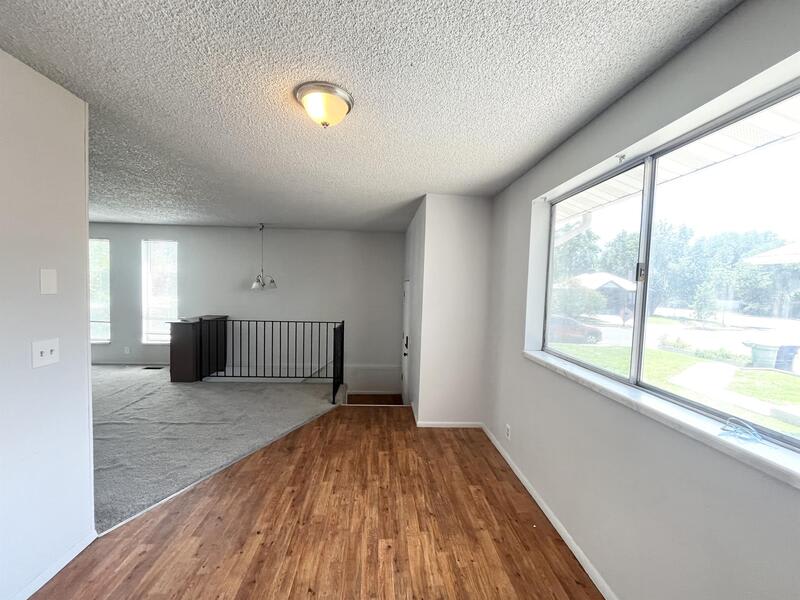 1265 E Crandall Ave – photo 2