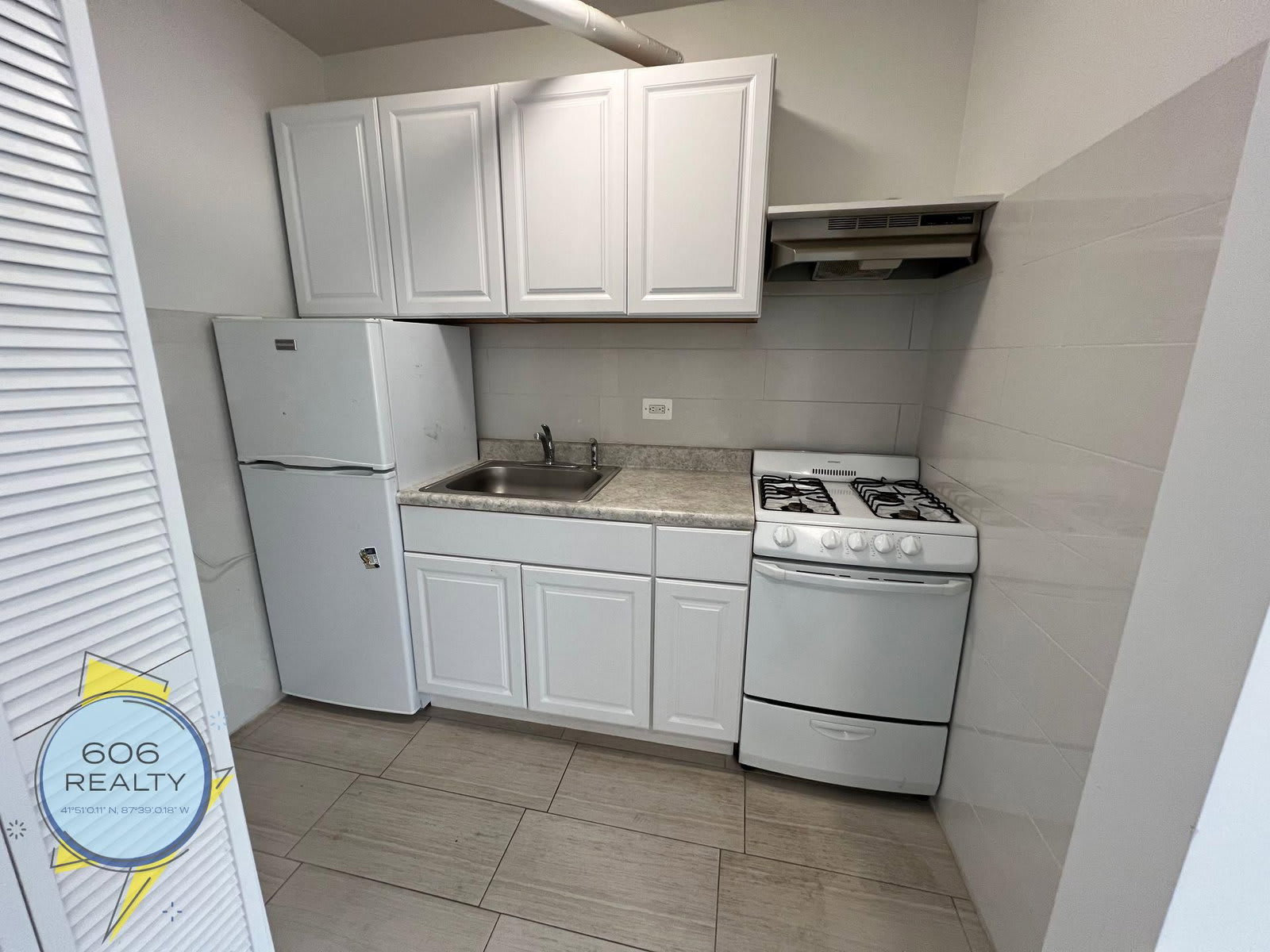 3420 West Irving Park Road – photo 4