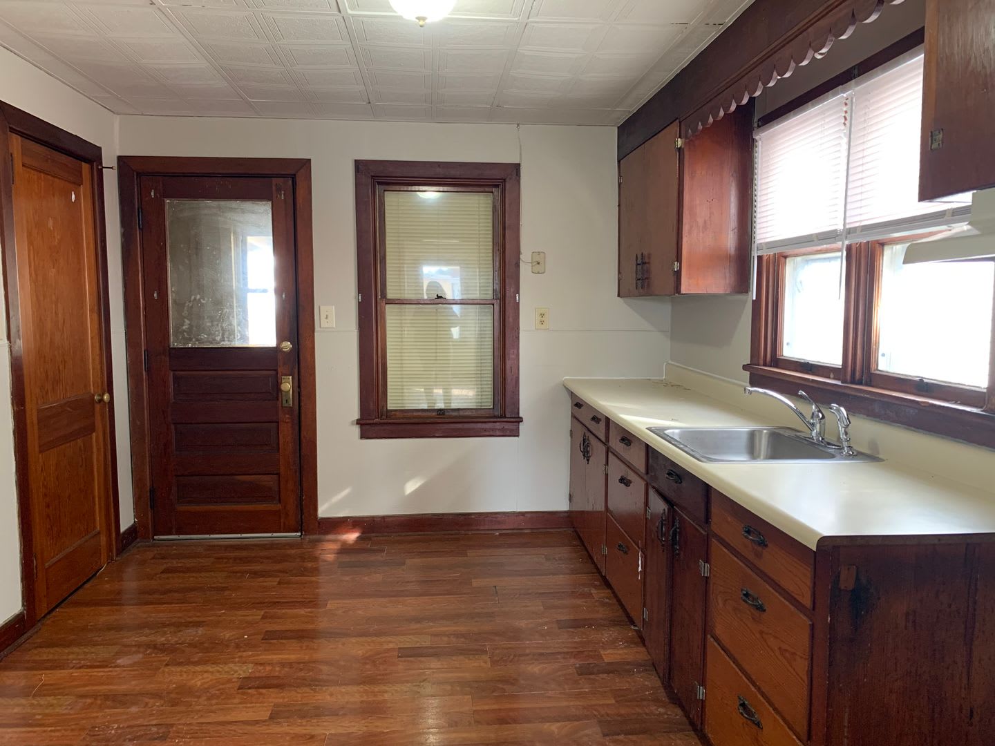 Charming 3-Bedroom, 1-Bathroom Single-Family Home – photo 4