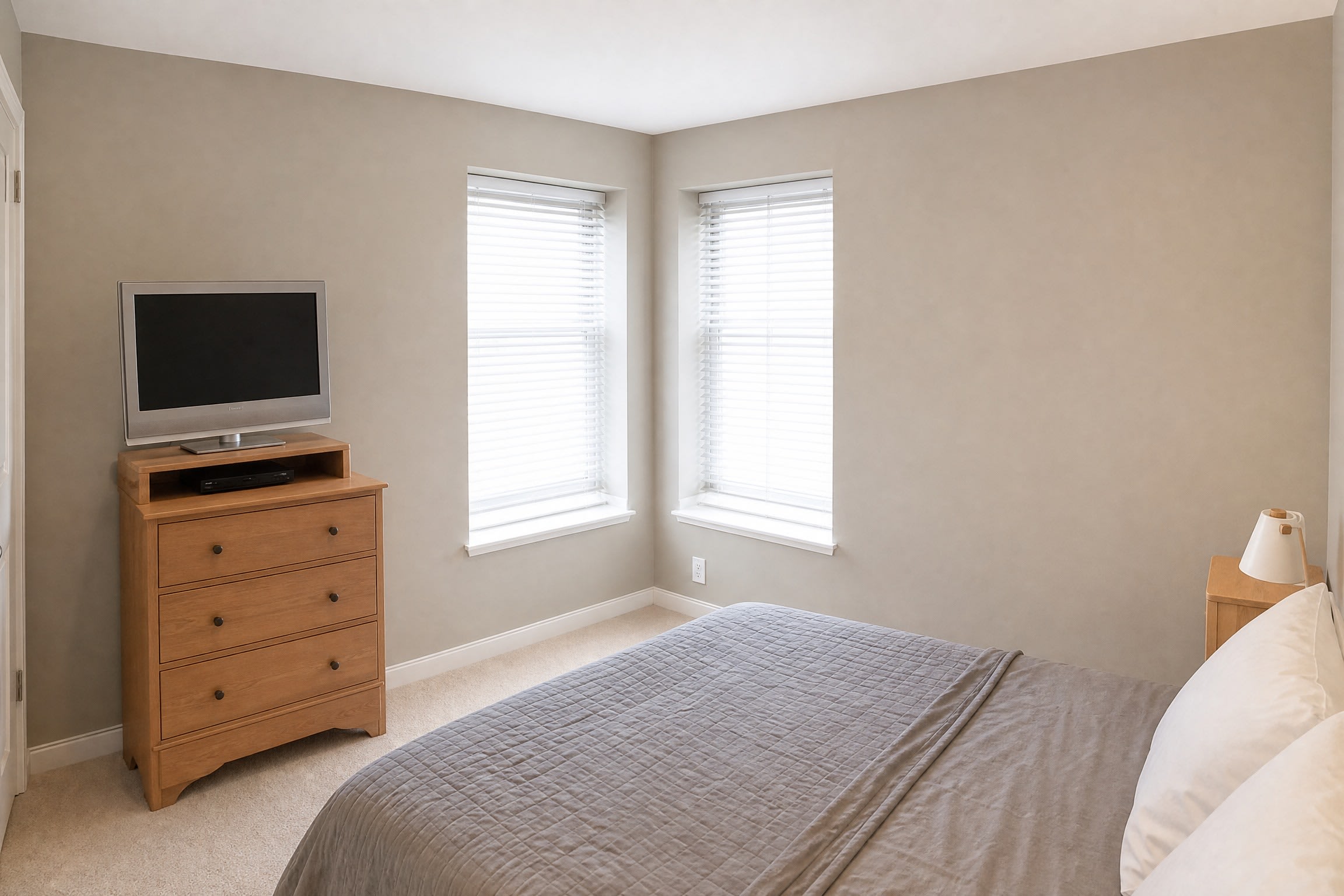 1345 W Fargo Ave – photo 3
