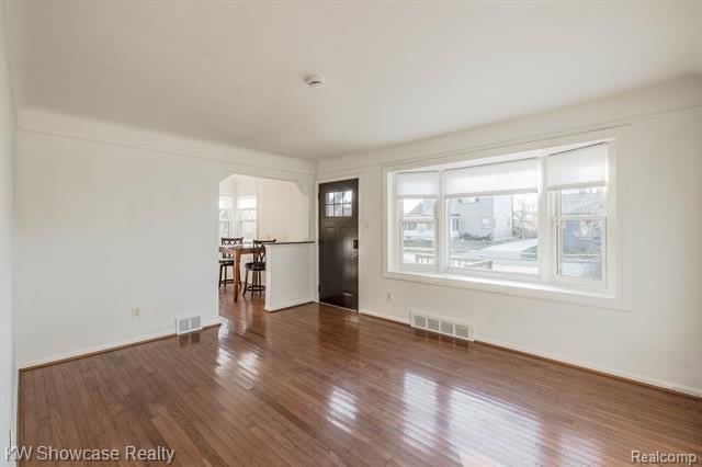 22705 RAYMOND Street – photo 5