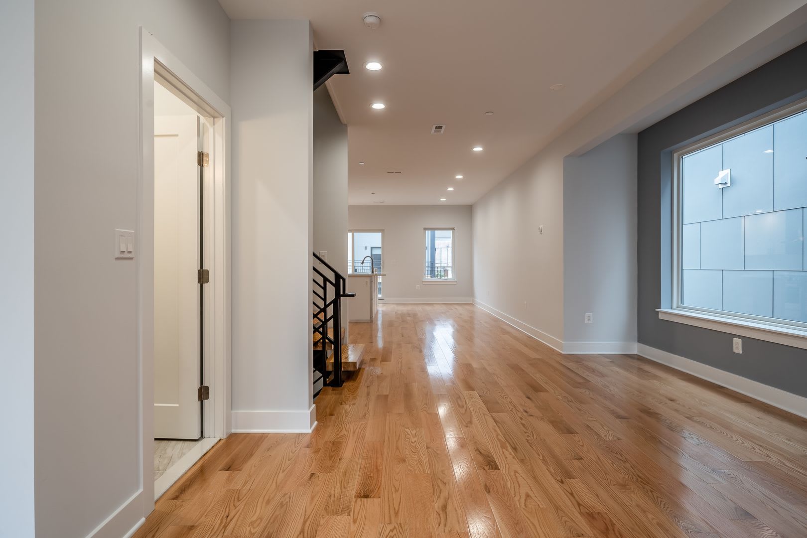 237 Tasker St – photo 2