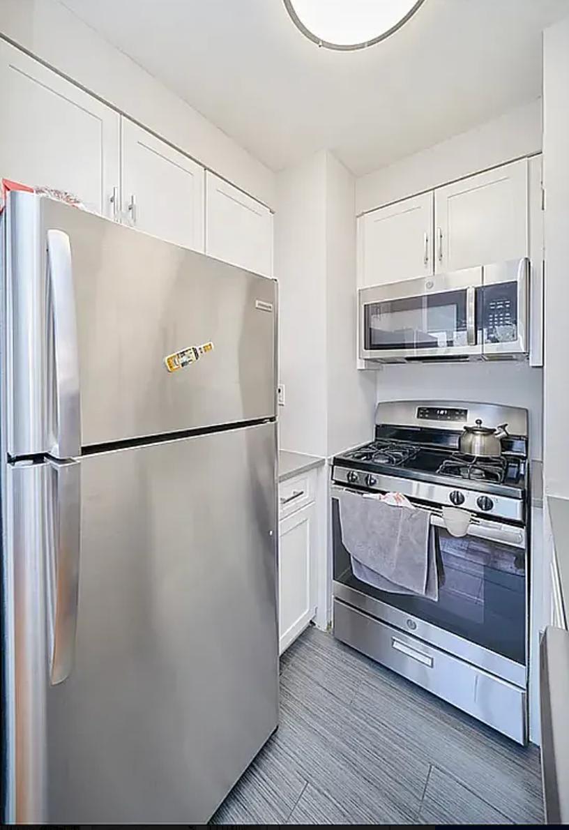 337 West 43rd Street – photo 5