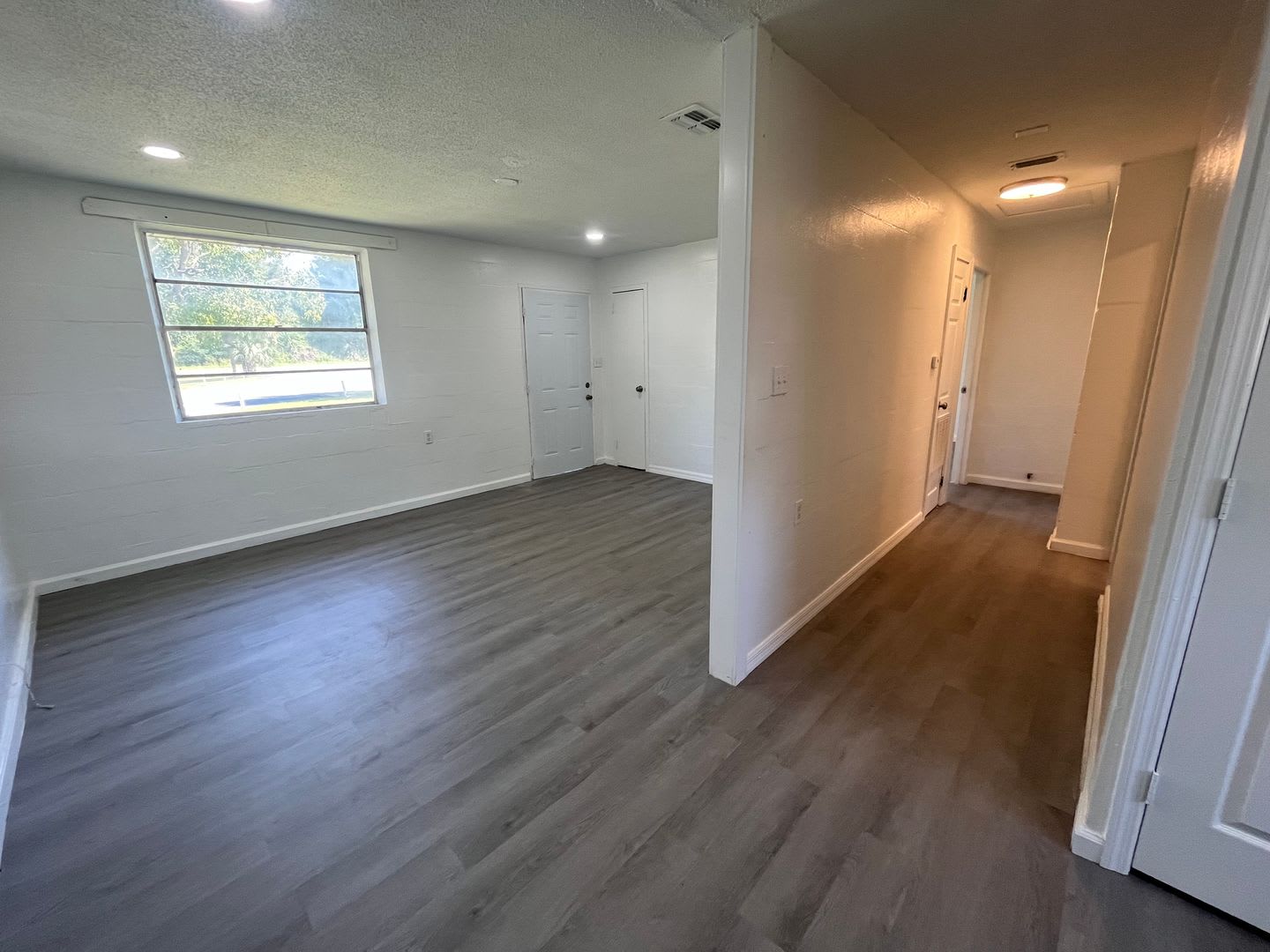 Newly Renovated 2 Bedroom Brick Apartment Near Downtown Live Oak – photo 3