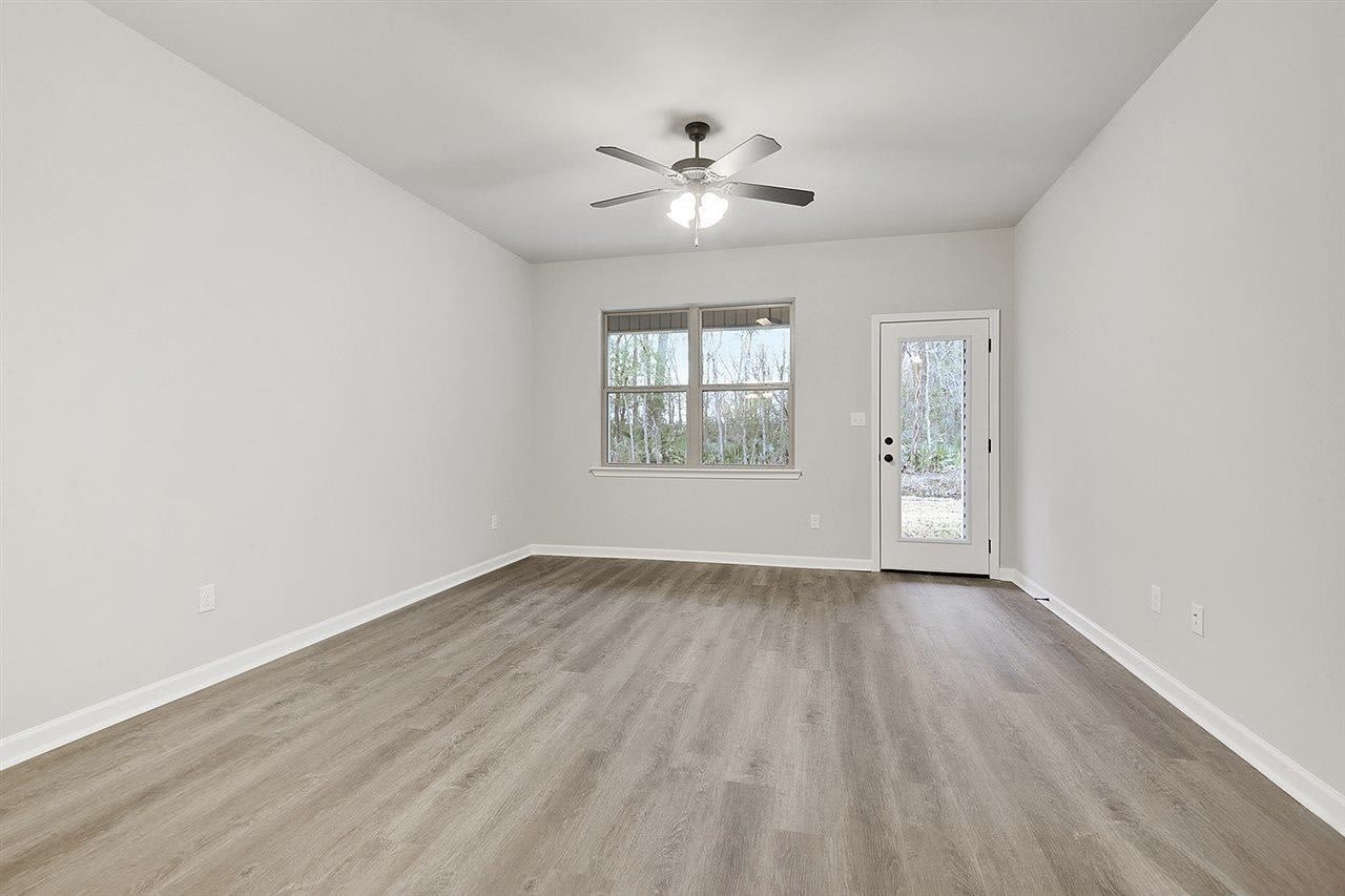 2864 South Roth Avenue – photo 4