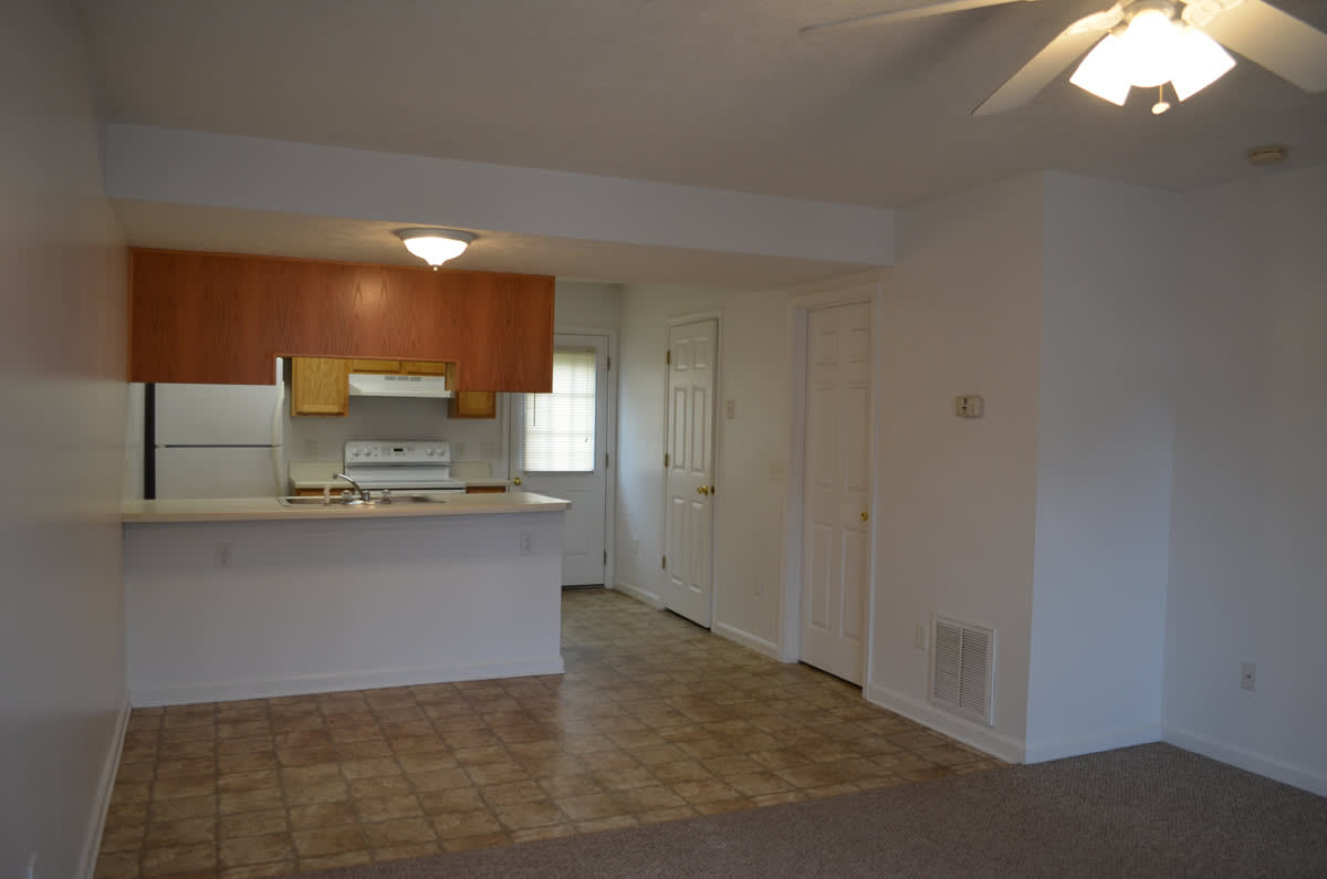 Charming Broadway Townhome – photo 4
