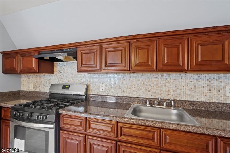 46 Halstead St – photo 5