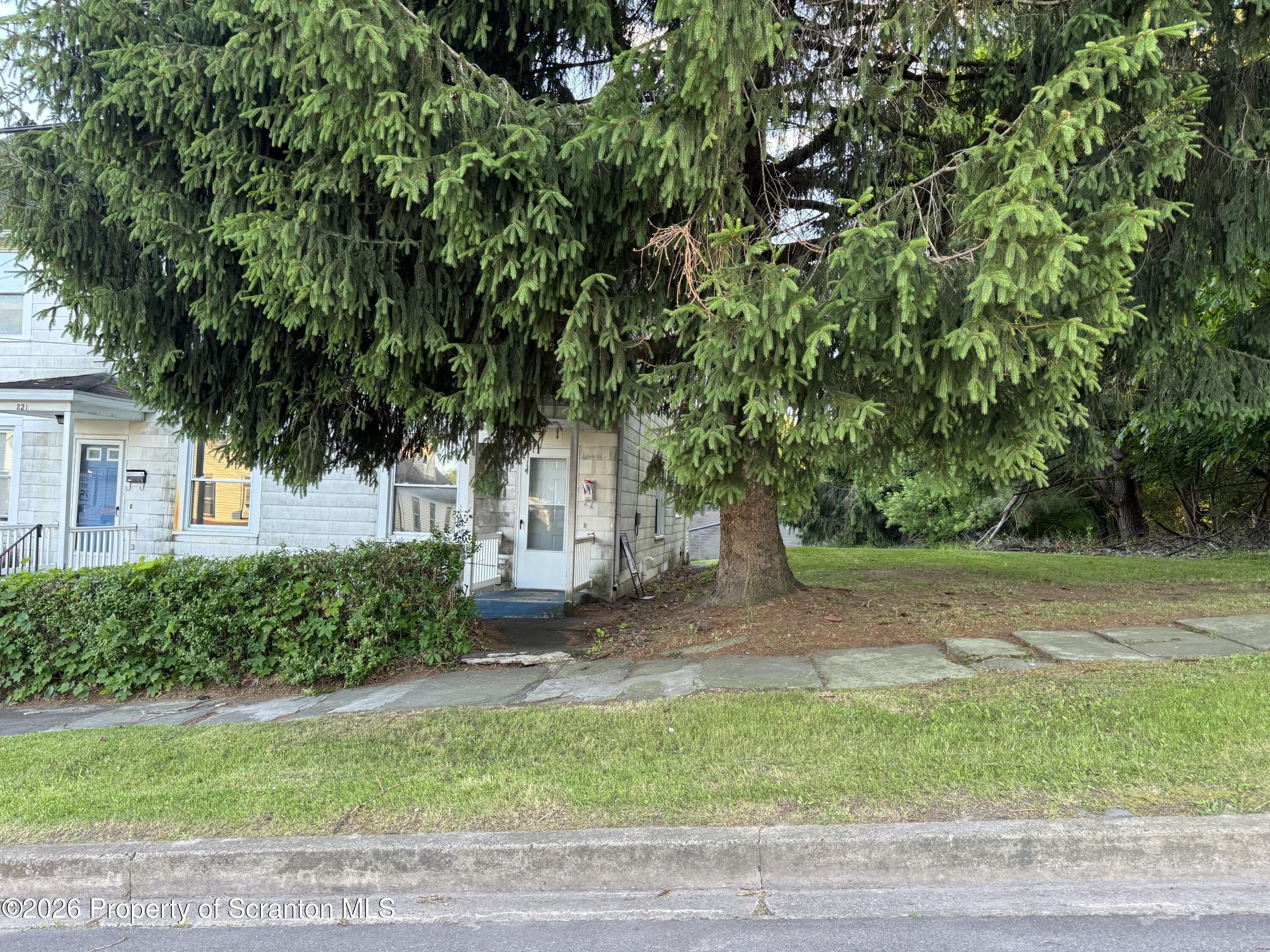 233 Reese Street – photo 2