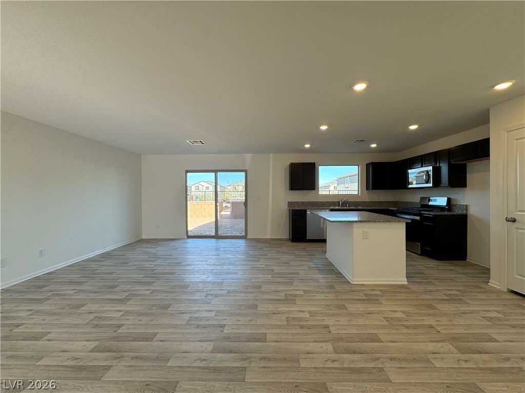 7640 Royal Halo Avenue – photo 3