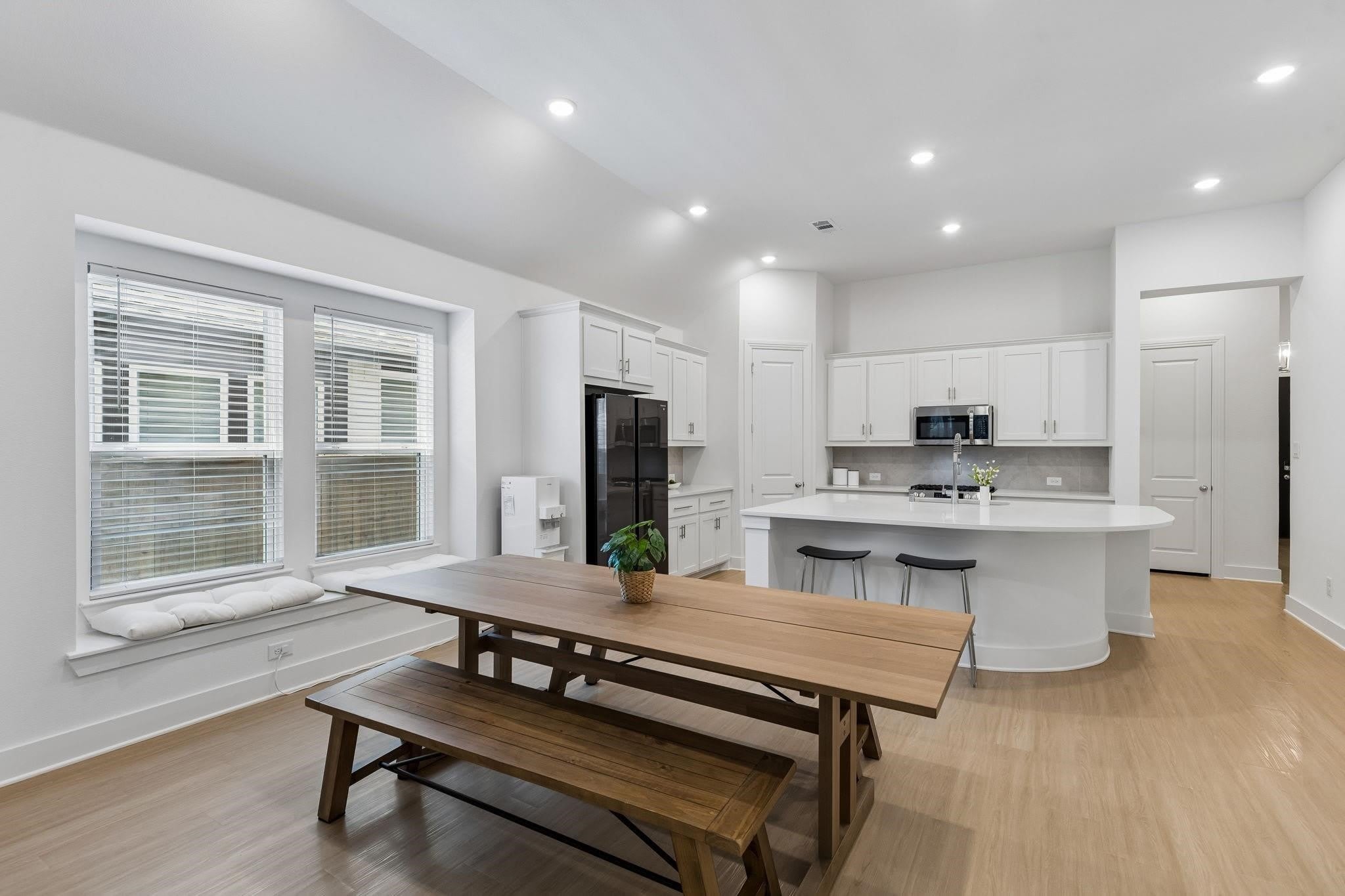 1613 Sandhill Lane – photo 4