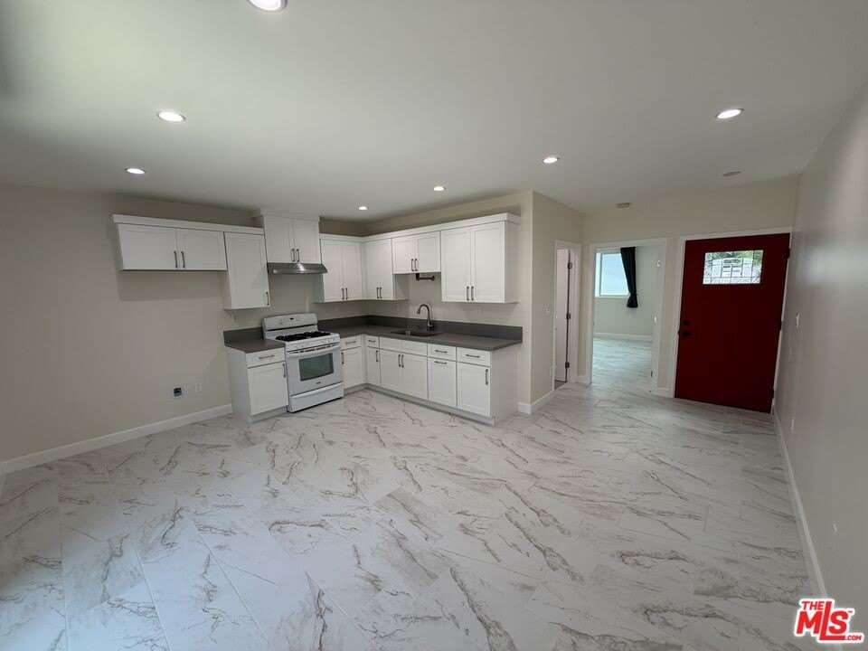 6533 Costello Ave – photo 5