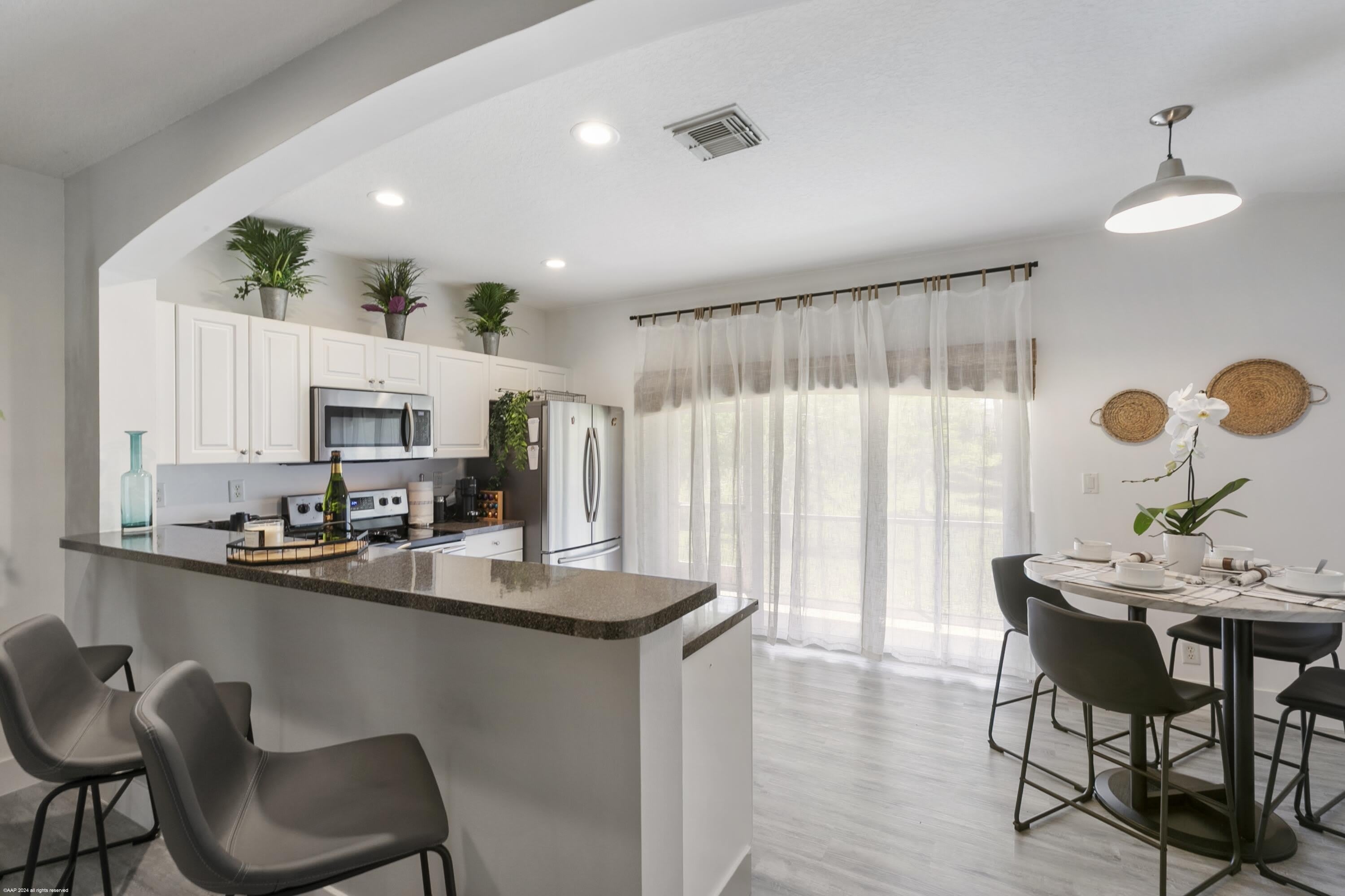 1543 Westchester Avenue – photo 4