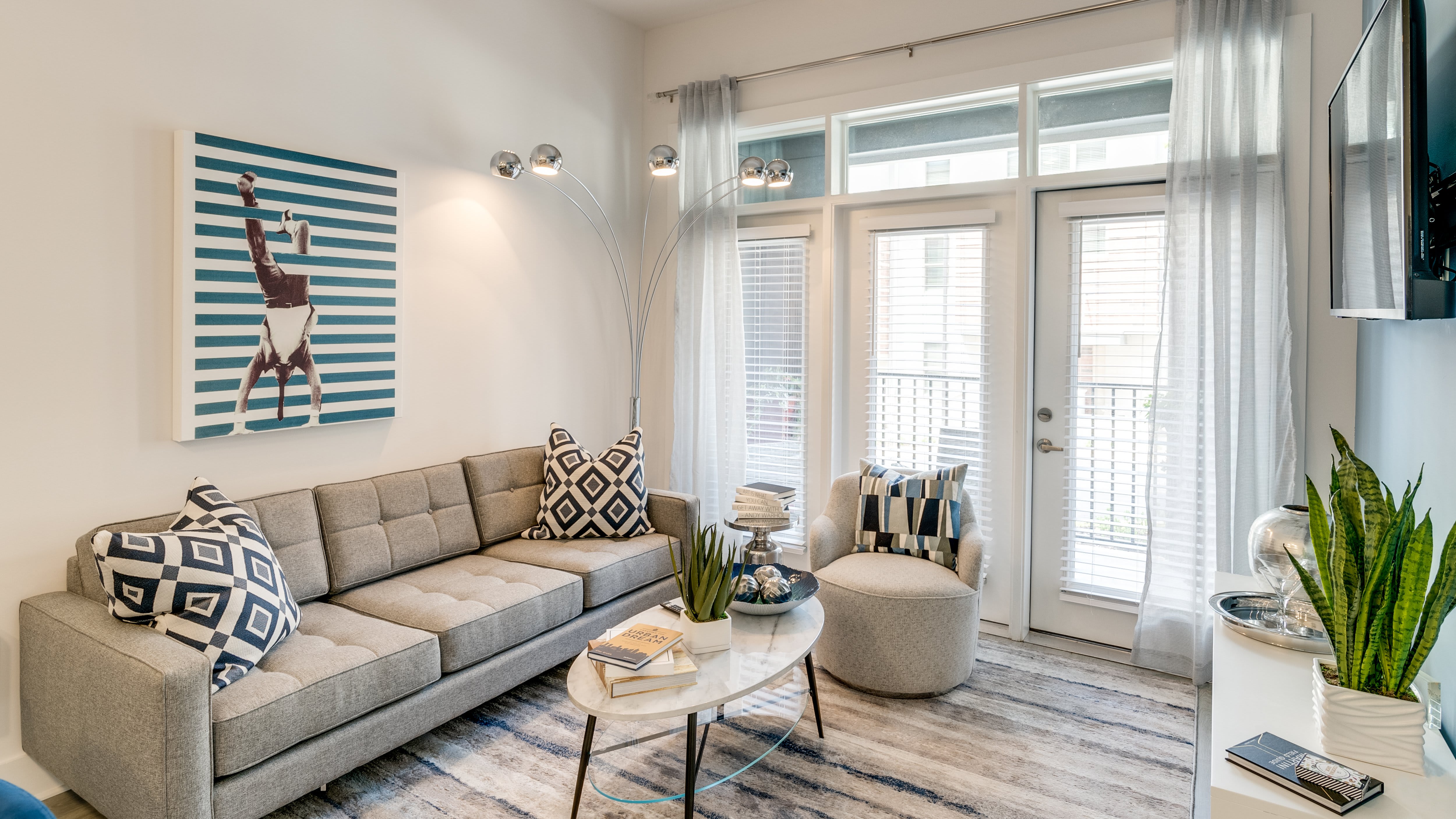 Link Apartments Grant Park – photo 4