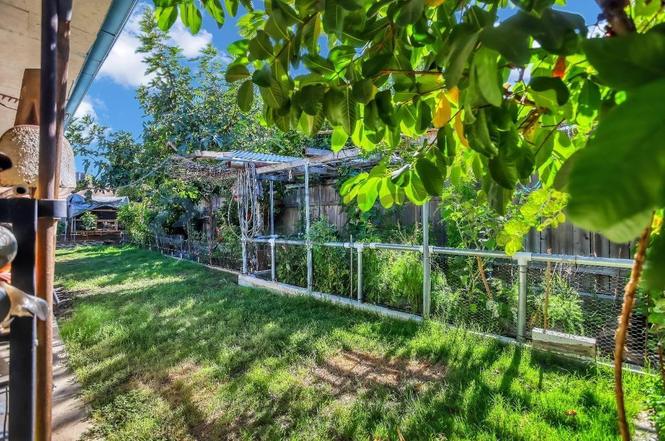 2411 Berry St – photo 3