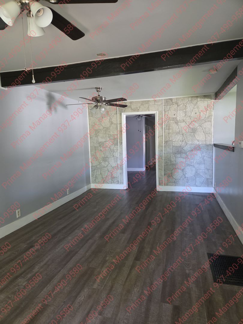 Great 3 bed 2 bath with AC close to everything! – photo 2