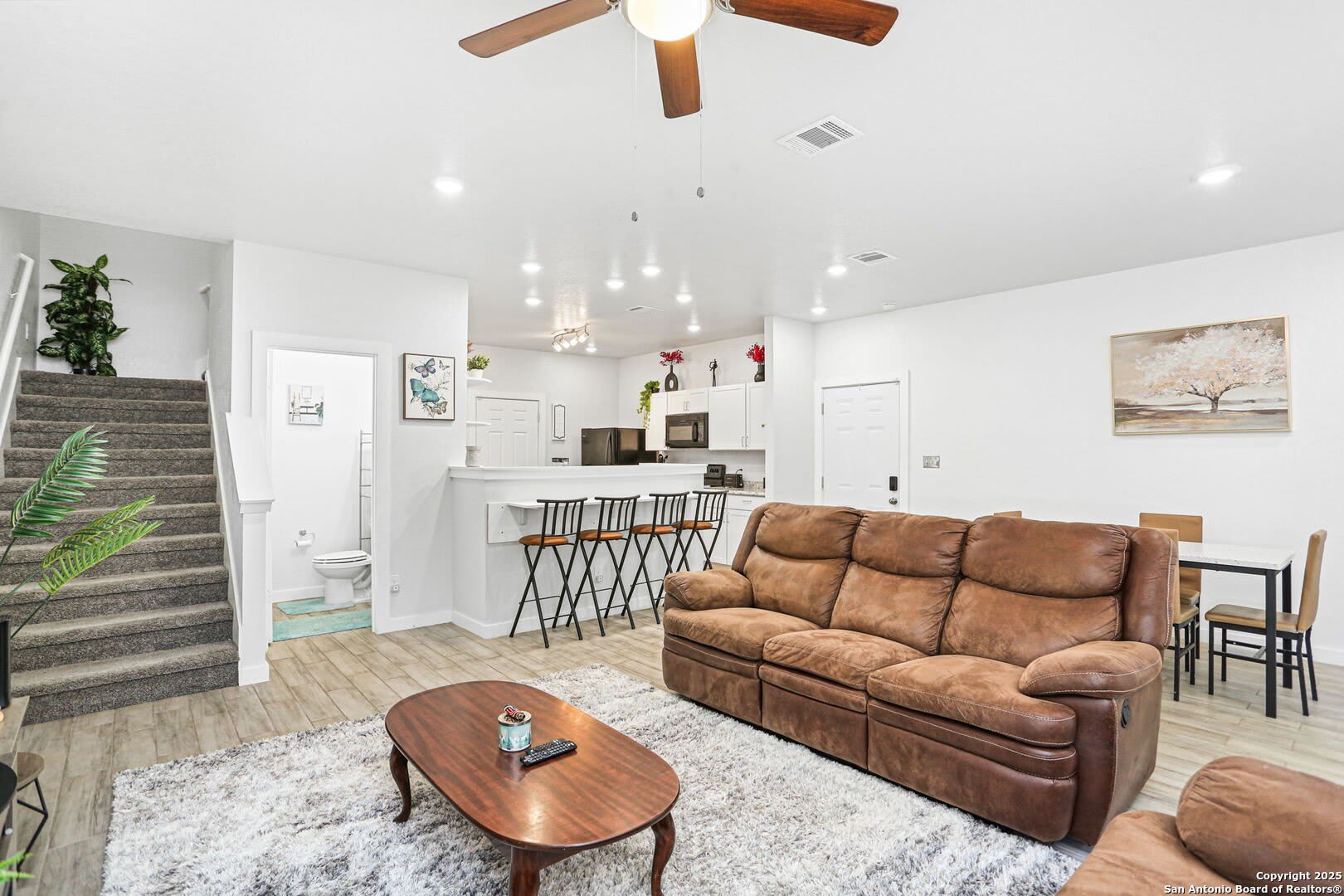 4 OAK PLZ – photo 1